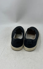 Load image into Gallery viewer, Gap Mens Black Slip-On Round Toe Low Top Loafer Shoes Size 9
