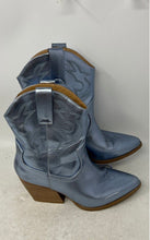 Load image into Gallery viewer, Soda Womens Blazing Metallic Gray Pointed Toe Ankle Cowgirl Western Boots Size 7

