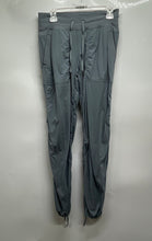 Load image into Gallery viewer, Lululemon Womens Gray Drawstring Waist Pockets Activewear Jogger Pants Size 6
