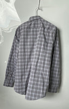 Load image into Gallery viewer, Van Heusen Mens Gray Plaid Ultra Wrinkle Free Long Sleeve Dress Shirt Size L
