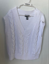 Load image into Gallery viewer, Express Womens White Cable Knit V-Neck Sleeveless Vest Sweater Size Small
