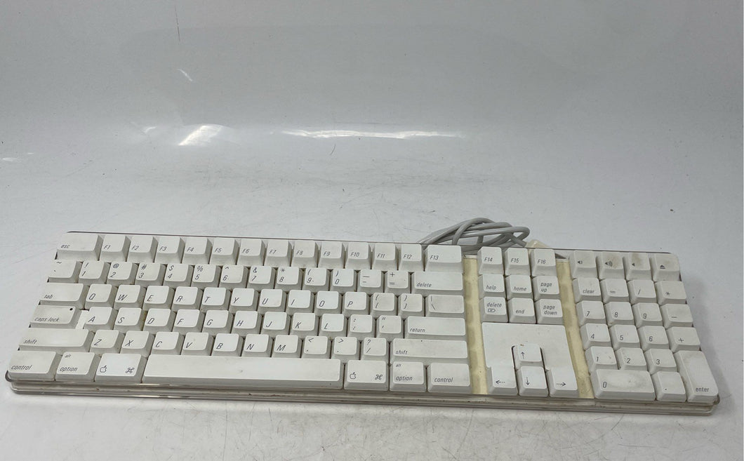 Apple Model A1048 White Standard Wired Full-Size Layout Slim Keyboard Not Tested