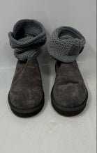 Load image into Gallery viewer, UGG Womens Shaina 1012534 Gray Round Toe Snow Boots Size 8
