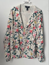 Load image into Gallery viewer, Forever 21 Mens White Floral Print Long Sleeve 1/4 Zip Windbreaker Jacket Size L

