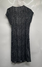 Load image into Gallery viewer, H By Halston Womens Black Printed Short Sleeve Round Neck Shift Dress Size M

