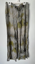 Load image into Gallery viewer, Pull&amp;Bear Womens Multicolor Printed Flat Front Straight Leg Ankle Pants Size 4
