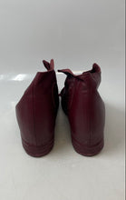 Load image into Gallery viewer, Converse Womens Chuck Taylor All Star Lux Burgundy Leather Sneaker Shoes Size 9
