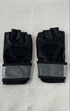Load image into Gallery viewer, Everlast Womens Pink Black Pro Style Grappling Training Gloves Pair Size S/M
