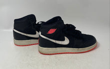 Load image into Gallery viewer, Nike Kids Air Jordan 1 Retro High GG Black White Sneaker Shoes Size 6.5Y
