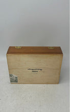 Load image into Gallery viewer, Jose Marti Brown Wooden Collectible Tobacciana Cigar Box
