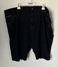 Load image into Gallery viewer, Steve's Jeans Mens Black Denim Flat Front Dark Wash Bermuda Shorts Size 46
