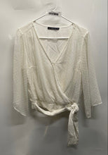 Load image into Gallery viewer, Abercrombie &amp; Fitch Womens White 3/4 Sleeve Blouse Top Size Medium
