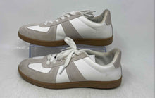 Load image into Gallery viewer, Unbranded Womens Beige White Leather Lace-Up Low Top Sneaker Shoes Size 9
