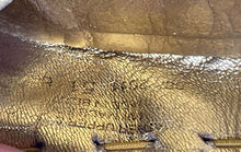 Load image into Gallery viewer, Authentic Tory Burch Womens Gold Tone Leather Ballet Flats Size 8M Worn
