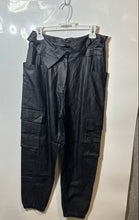 Load image into Gallery viewer, Jordan Womens Black Pockets Tapered Leg Sweatpants Size Medium
