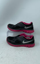 Load image into Gallery viewer, Nike Womens Flex Run 512108-009 Gray Pink Black Sneaker Shoes Size 7 No Lace
