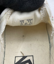 Load image into Gallery viewer, Vans Unisex Classic 500714 Beige Flowers Print Slip-On Sneakers Shoes M 3.5 W 5
