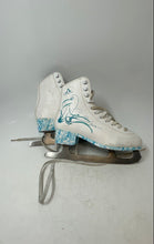 Load image into Gallery viewer, American Athletic Womens White Lace-Up Dancing On Ice Figure Skates Size 6
