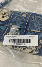 Load image into Gallery viewer, Vera Bradley Womens Blue Floral Print Quilted Wristlet Wallet

