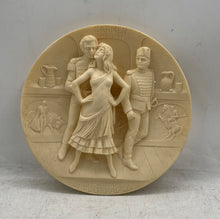 Load image into Gallery viewer, Gino Ruggeri Carmen Museo Teatrale alla Scala #AD5797 Collector Plate With Box
