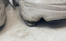 Load image into Gallery viewer, Hoka One One Mens Bondi 7 Gray Low Top Lace-Up Running Shoes Size 10.5
