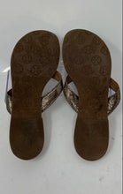 Load image into Gallery viewer, Authentic Tory Burch Womens Thora Brown Gold Flip Flop Sandals Size 7M Damaged

