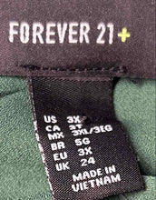Load image into Gallery viewer, Forever 21+ Womens Green Long Sleeve V-Neck Pullover Blouse Top Size 3X
