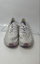 Load image into Gallery viewer, Nike Womens Air Zoom Winflo 6 White Low Top Lace-Up Sneaker Shoes Size 9.5
