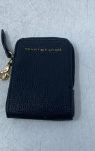 Load image into Gallery viewer, Tommy Hilfiger Unisex Black Leather Detachable Zipper Small Coin Pouch
