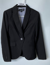 Load image into Gallery viewer, Forever 21 Womens Black Long Sleeve Notch Lapel One-Button Blazer Size S/P
