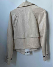 Load image into Gallery viewer, Zara Womens Beige Long Sleeve Double-Breasted Cropped Trench Coat Size XS
