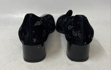 Load image into Gallery viewer, Roberto Capucci Womens Black Velvet Square Toe Slip-On Pump Heels Size 7C
