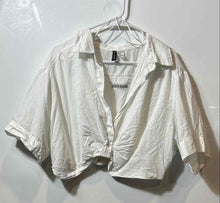 Load image into Gallery viewer, Divided By H&amp;M Womens White Cotton Short Sleeve Cropped Blouse Top Size XL
