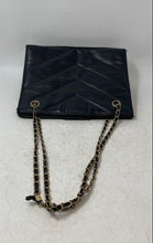 Load image into Gallery viewer, Jing Pin Piju Womens Black Leather Magnetic Designer Chain Strap Shoulder Bag

