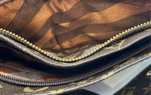 Load image into Gallery viewer, Lany Womens Brown Monogram Leather Outer Pockets Adjustable Strap Fanny Pack
