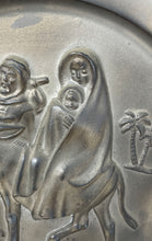 Load image into Gallery viewer, Goebel 1974 First Limited Edition Of A Special Series Flight Into Egypt Plate
