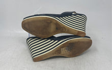 Load image into Gallery viewer, Michael Kors Womens Rochelle Black White Wedge Heels Slingback Sandals Size 7.5M
