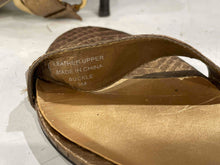 Load image into Gallery viewer, Valerie Steven Women's Gold Sandals Size 9M
