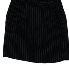 Load image into Gallery viewer, Express Womens Skirt Black Striped Flat Front Knee Length Mini Skirt Size 00
