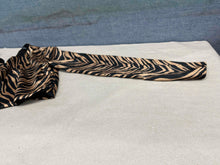 Load image into Gallery viewer, Zara Leopard Blouse Size S
