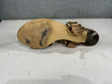 Load image into Gallery viewer, Valerie Steven Women&#39;s Gold Sandals Size 9M
